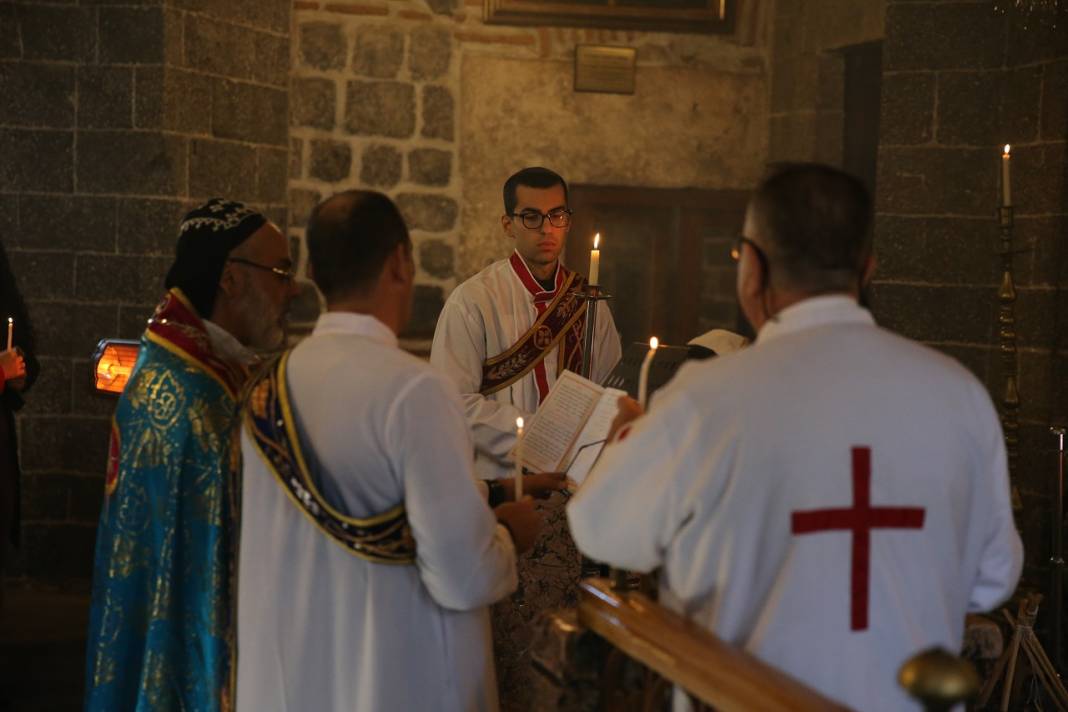 Diyarbakır'daki Tarihi Kilisede Noel Ayini 4