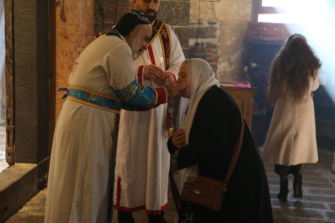 Diyarbakır'daki Tarihi Kilisede Noel Ayini 2