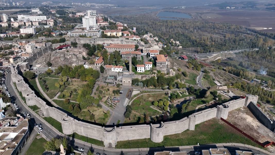 Diyarbakır’ın tarihini aydınlatacak kapı ortaya çıkarıldı 7