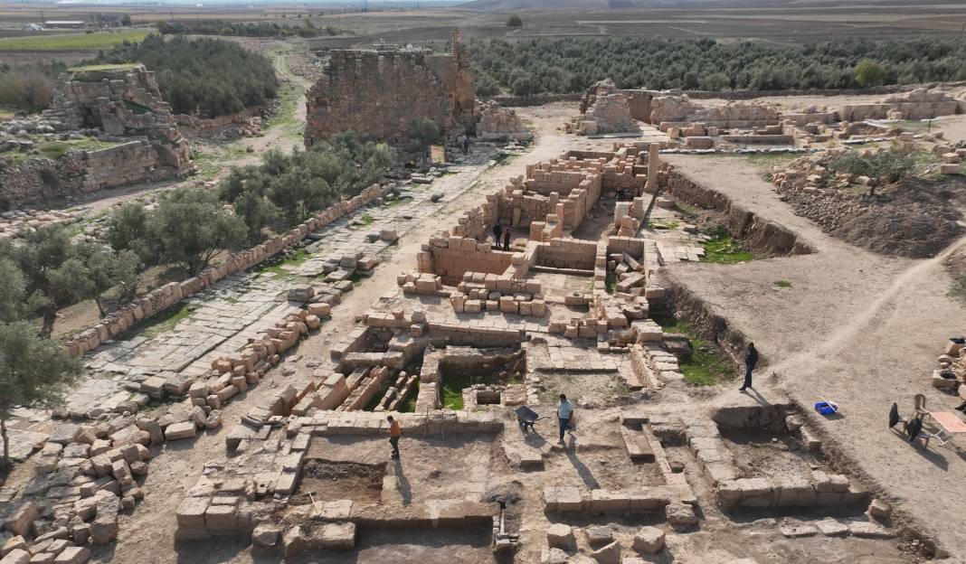 Dara Antik Kenti'nde tarihi çarşı keşfedildi 7