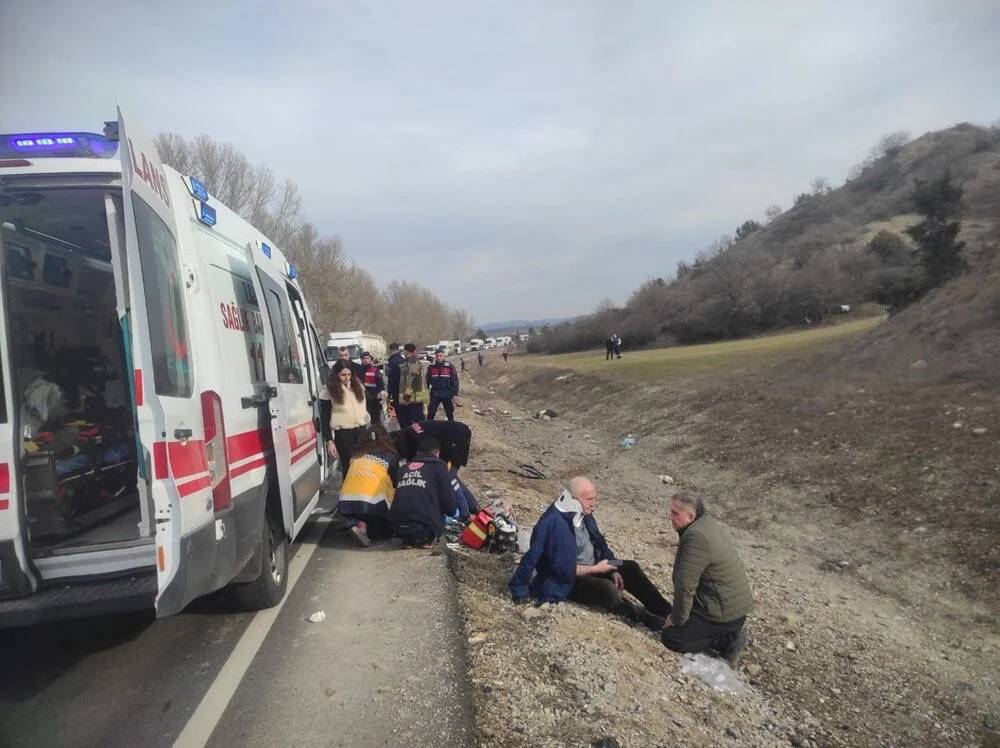 Ankara’da iki otomobil kafa kafaya çarpıştı: 4 ölü, 2 yaralı 4