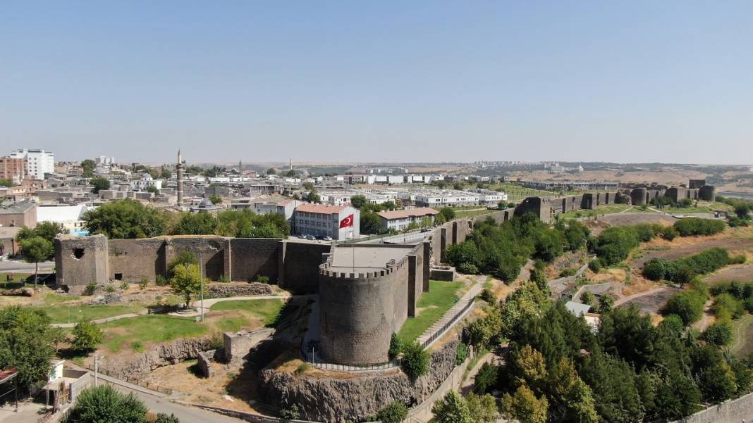 DİERG: Diyarbakır surlarındaki restorasyon durdurulmalı 4