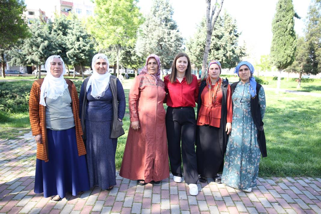 Eşinin görevi dolayısıyla Diyarbakır'a gelen kadın muhtar oldu 1