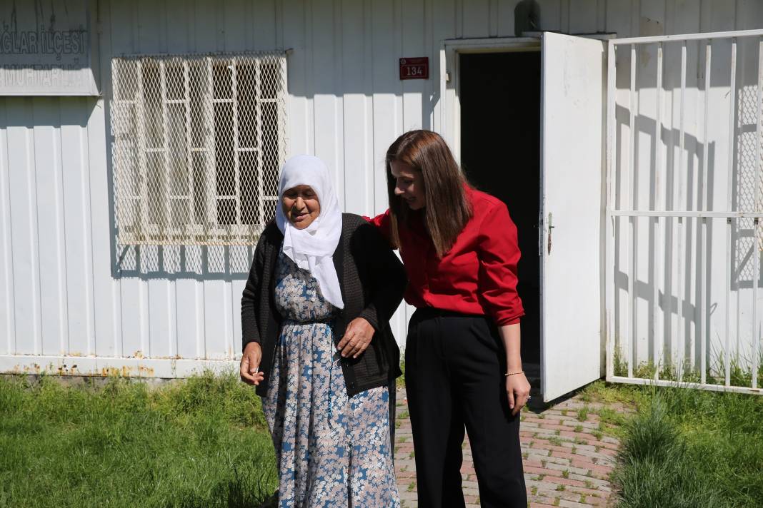 Eşinin görevi dolayısıyla Diyarbakır'a gelen kadın muhtar oldu 4