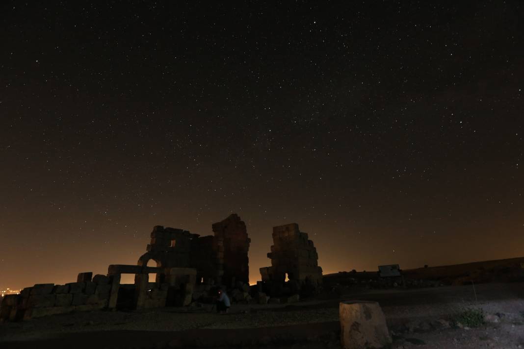 Diyarbakır’daki Zerzevan Kalesi yıldızlar altında fotoğraflandı 2