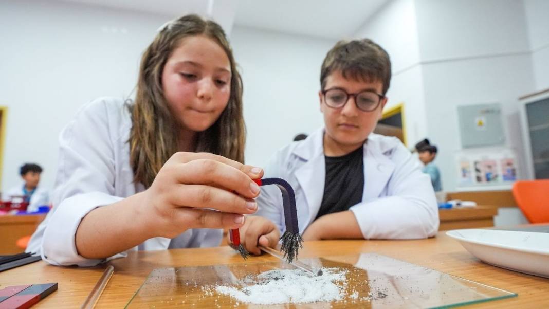 Diyarbakır'da bir ilkokul: Uzay koridorundan bilim sınıfına 4