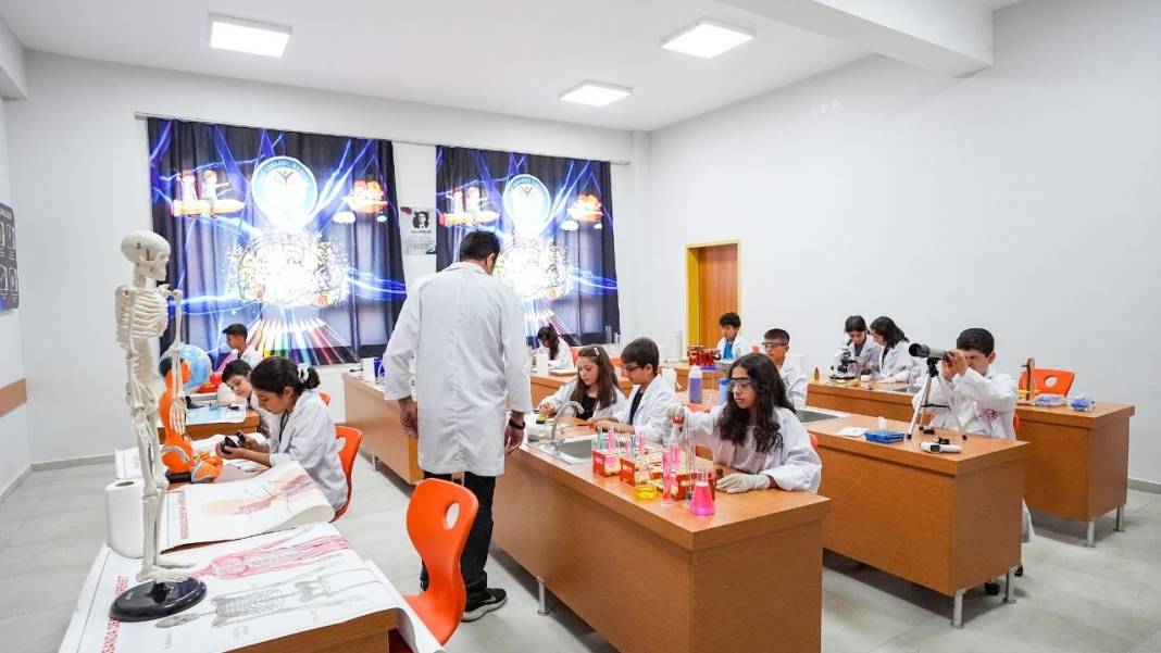 Diyarbakır'da bir ilkokul: Uzay koridorundan bilim sınıfına 1