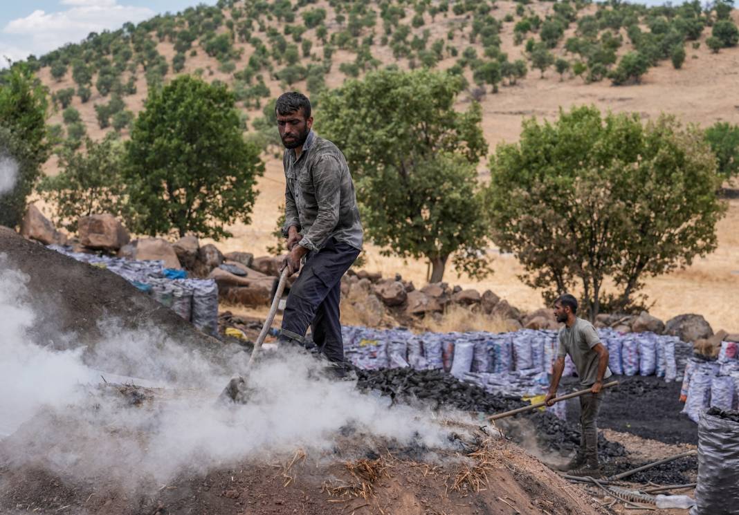 Diyarbakır’daki ‘torakçılar’ havanın ve ateşin sıcaklığıyla mücadele ediyor 5