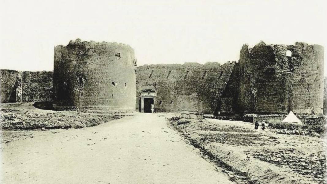 Evliya Çelebi'nin Kürt Diyarına Yolculuğu; Diyarbakır 4