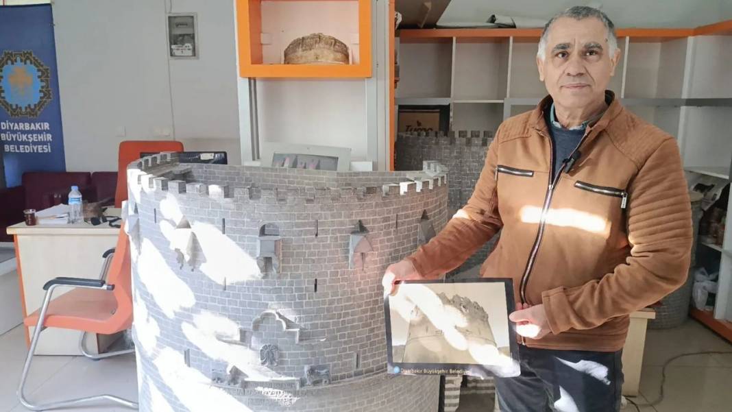 Diyarbakır’ın Büyük Ustası 40 Yıllık Emekle Sur’u Taşa İşleyen Fesih Gündoğar’ın Hikâyesi 3