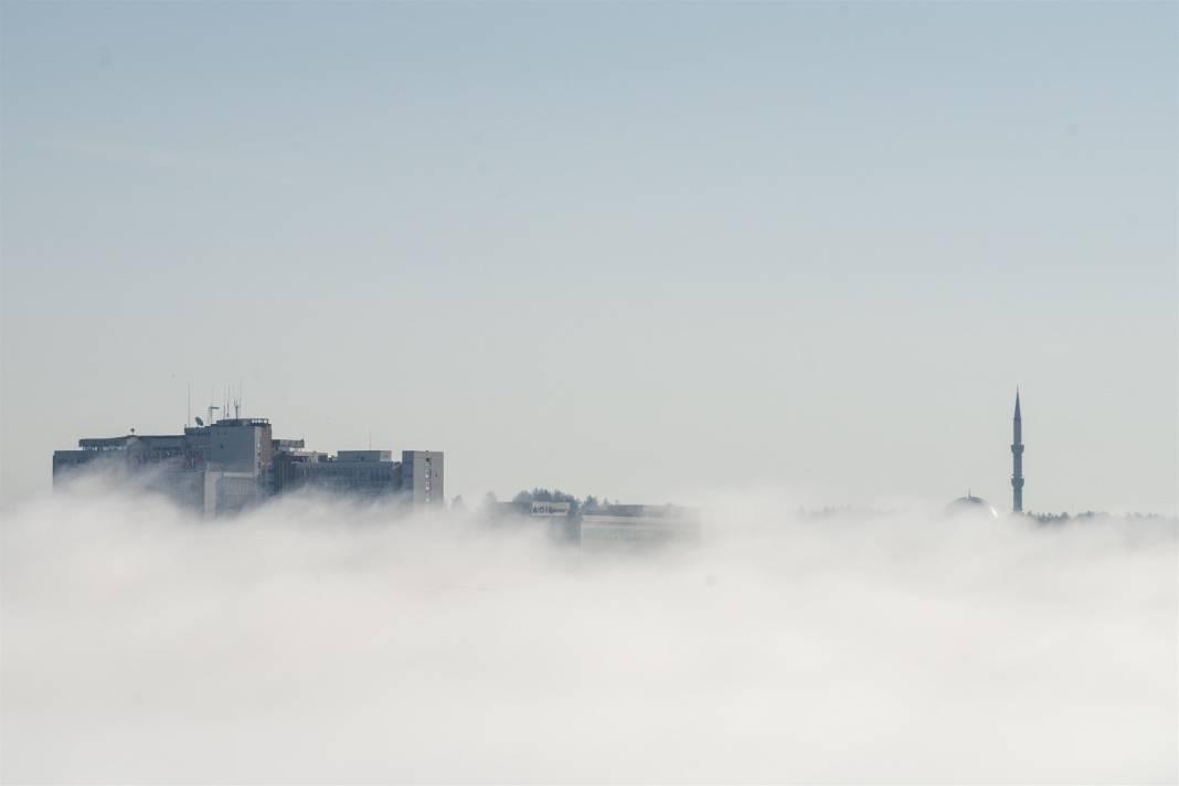 Sis denizinde kaybolan Diyarbakır'da, minareler görsel şölen sundu 1