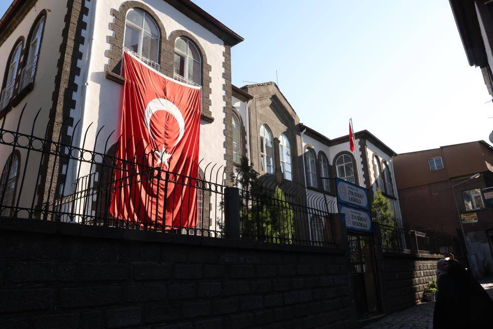Diyarbakır’da 115 yıllık kesintisiz eğitim; Ziya Gökalp İlkokulu 3