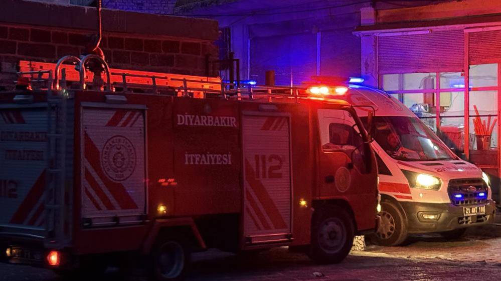 Diyarbakır’da ev yangınında can pazarı; İtfaiye ekipleri zamanla yarıştı 4