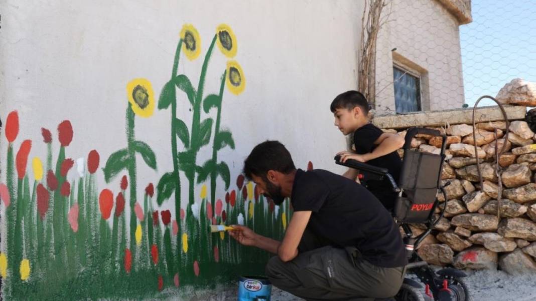 Diyarbakırlı Zeynel’in yürüyemediği yolları babası duvara çizdi 2