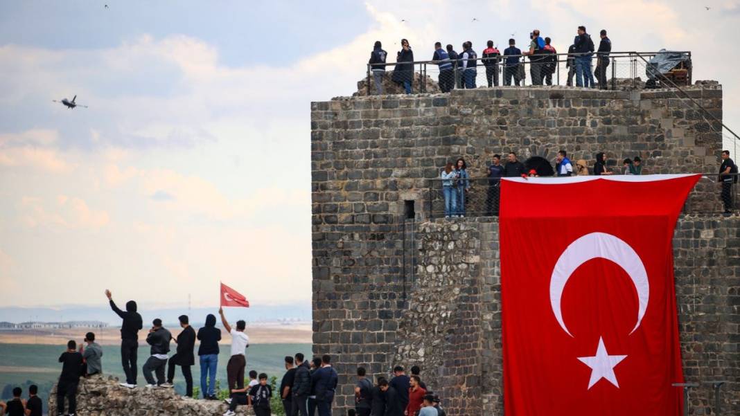SOLOTÜRK Diyarbakır'da gösteri uçuşu yaptı 2