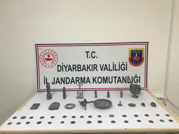 VİDEO HABER - Diyarbakır’da 48 adet tarihi eser ele geçirildi