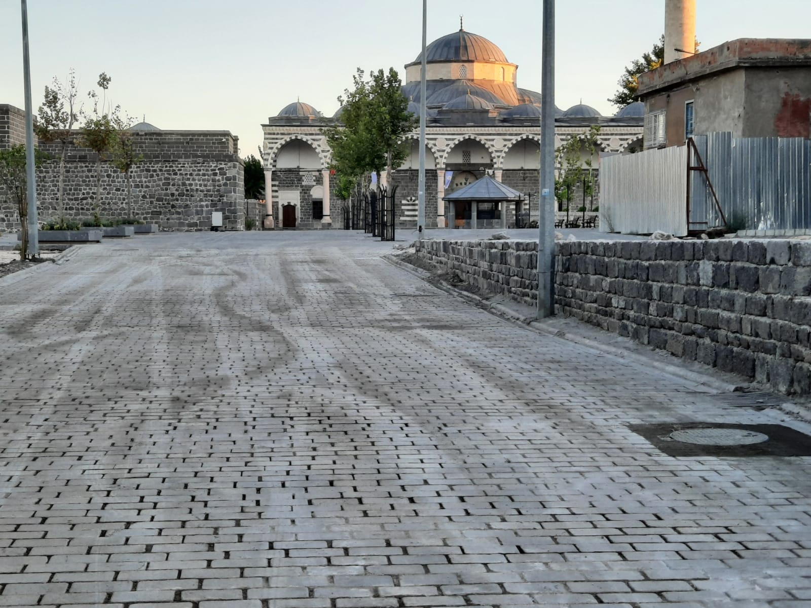 Tarihi Camilerin çevresi yenileniyor!