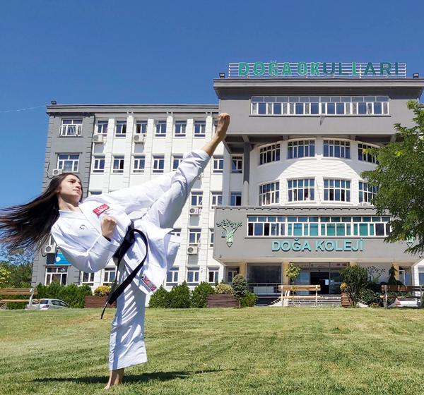 Milli karateci Sena, Doğa Koleji’nde