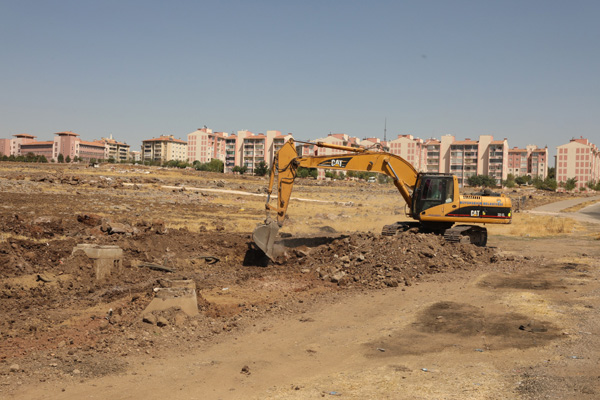 Rıha Caddesinde yol yapım çalışmaları başladı