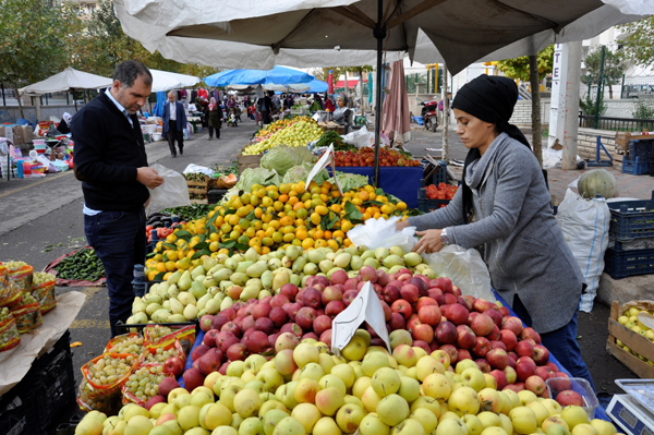 “Belediyeler sebze-meyve satışına başlıyor”