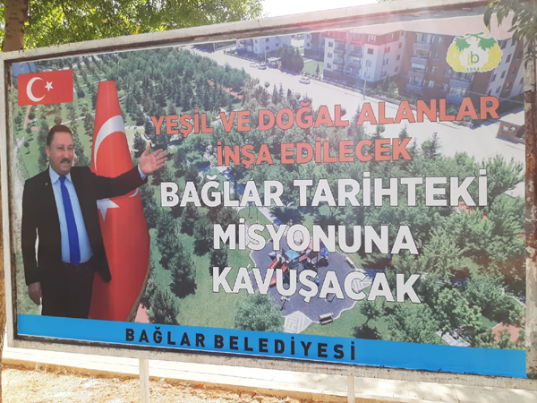 Bağlar'ın yerinde dönüşümü billboardlarda