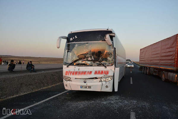 Diyarbakır otobüsü TIR ile çarpıştı