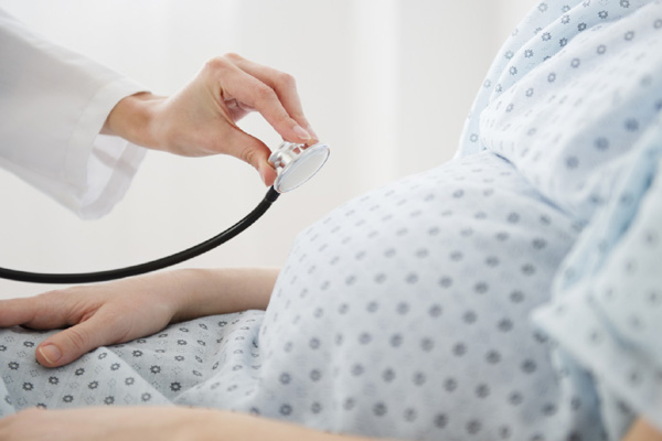 Koronavirüs gebe hastalarda düşük riskini arttırıyor