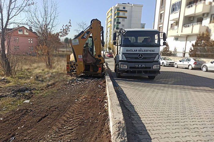 Bağlar’daki 29 caddede temizlik seferberliği
