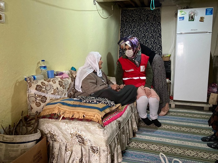 Türk Kızılayı’ndan engelli, yaşlı ve hastalara ziyaret