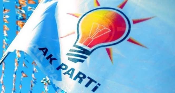 AK Parti'de istifa