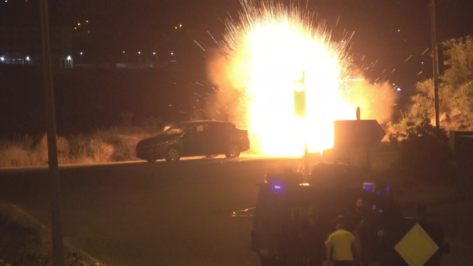 Diyarbakır'da bombalı araç paniği
