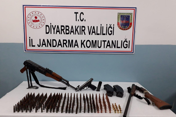 Diyarbakır’da silah kaçakçılarına operasyon: 2 gözaltı