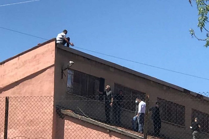 VİDEO HABER - Diyarbakır E Tipi Kapalı Cezaevinde intihar girişimi