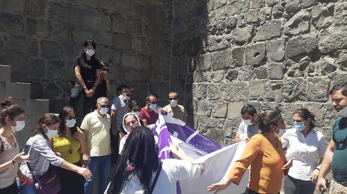 HDP Kadın Meclisi Deniz Poyraz'ın katledilmesini protesto ediyor