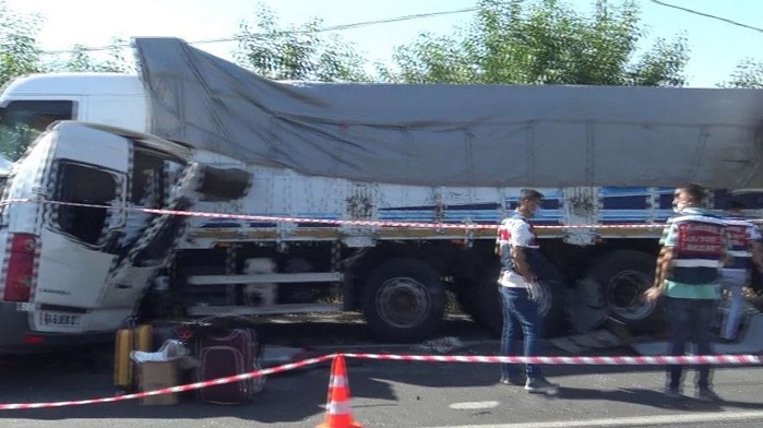 Video Haber - Elazığ-Bingöl kara yolunda kaza: 3 ölü, 10 yaralı