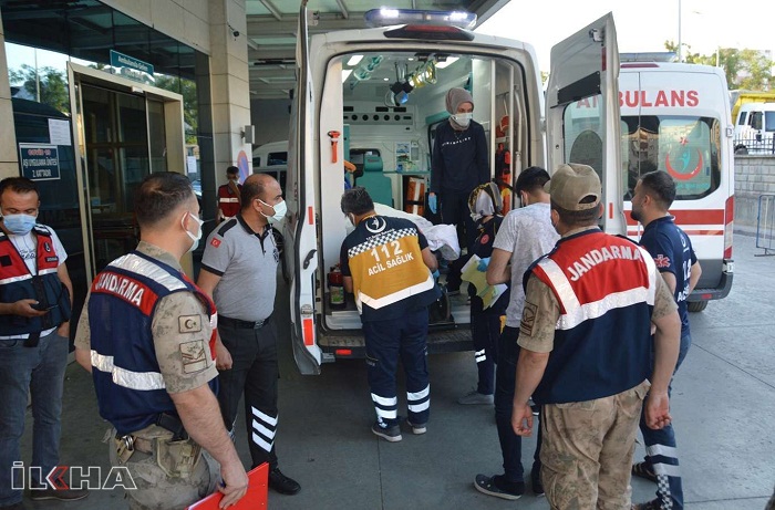 Düzensiz göçmenler askeri bölgeye girdi: 2 ölü 12 yaralı
