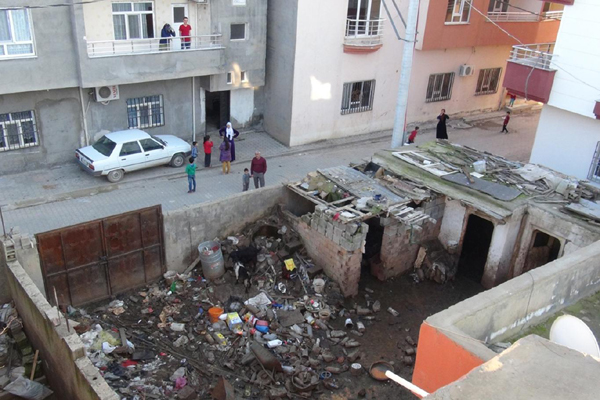 Video Haber: Mahallelinin ‘çöp ev’ tepkisi