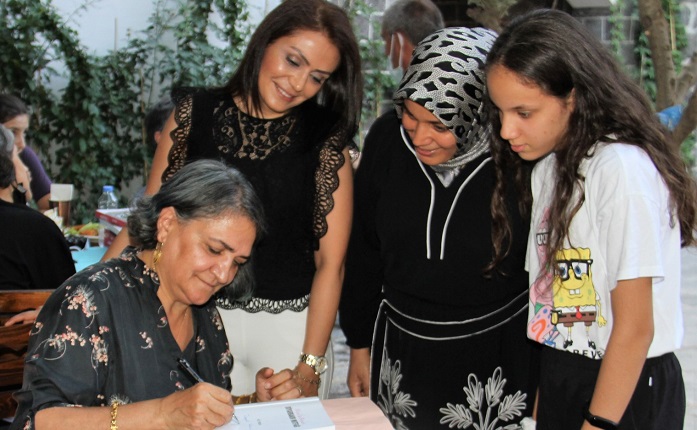 Eğitimci Filiz Parlak, Diyarbakır’ın yöresel yemeklerini "Hevselin Bereketi" kitabında bir araya getirdi