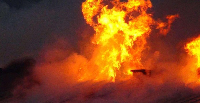 Elazığ'da geri dönüşüm tesisinde yangın