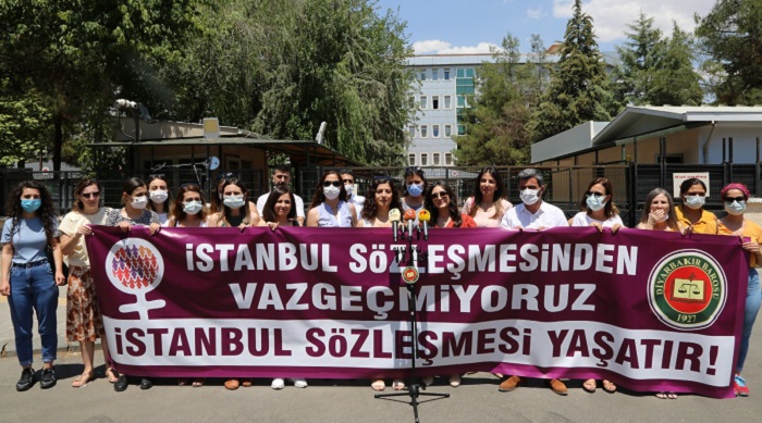 İstanbul Sözleşmesi resmen iptal edildi: ‘Kadınları koruyan yasalar risk altında’