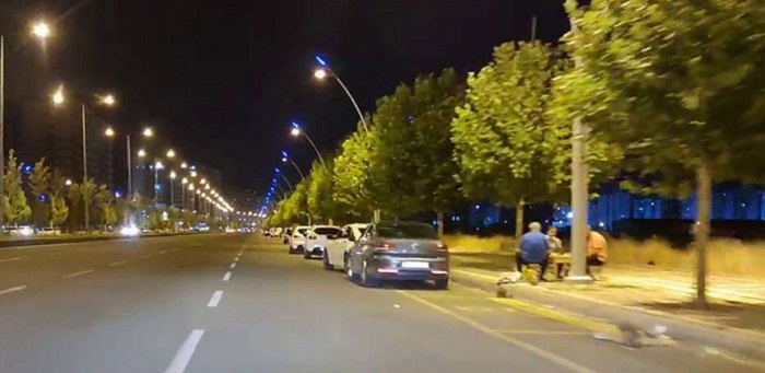 Video Haber: Diyarbakır'da yol kenarlarında alkol tüketimi tepkilere rağmen sürüyor