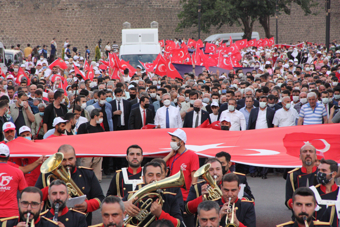 Diyarbakır’da 15 Temmuz Demokrasi ve Milli Birlik Günü etkinlikler düzenlendi