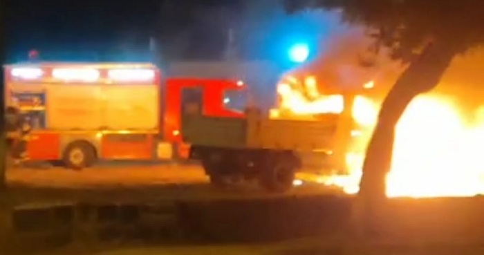 Video Haber - Diyarbakır'da belediyeye ait araca molotoflu saldırı