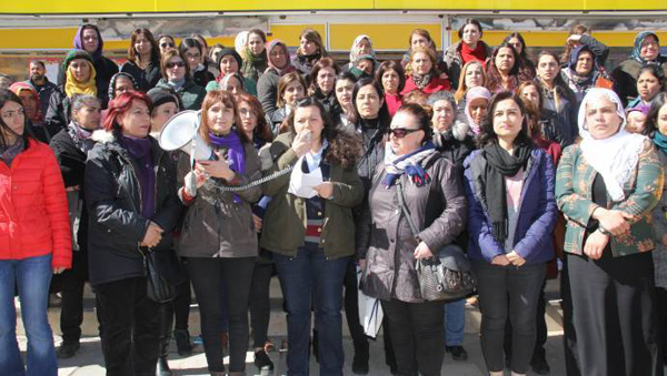 Diyarbakır’da kadınlar 8 Mart'ın startını verdi