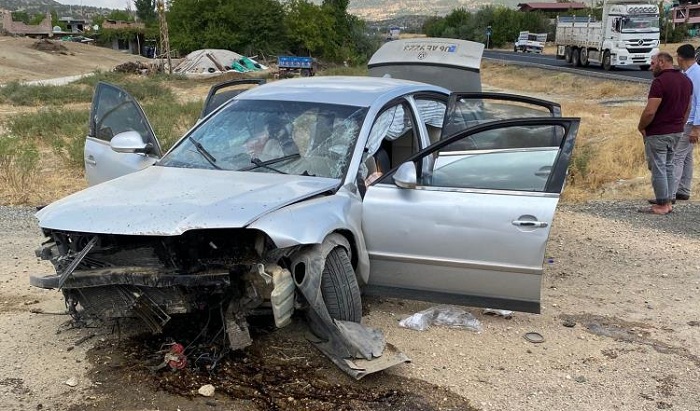 Lice – Bingöl yolunda trafik kazası: 3 yaralı