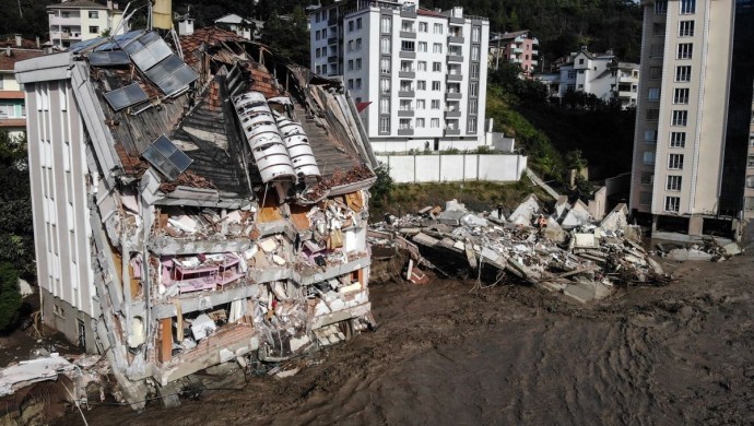 Bozkurt'taki felaket: Sahil ölü insan dolu