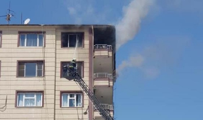 Diyarbakır’da korkutan yangın: Tedbir amaçlı apartman boşaltıldı