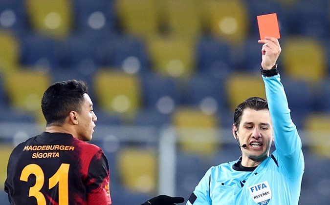 Galatasaray'da ilginç olay; Marcao takım arkadaşına saldırdı, kırmızı kart gördü
