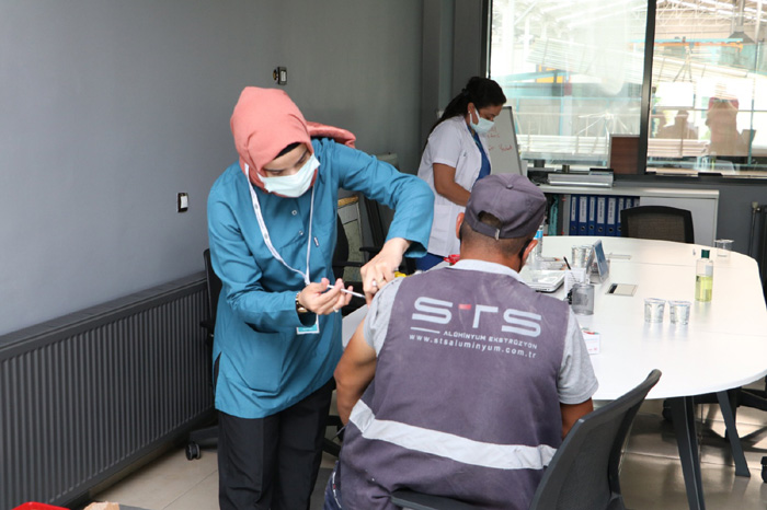 Diyarbakır OSB'de 2 bin 76 çalışan aşılandı