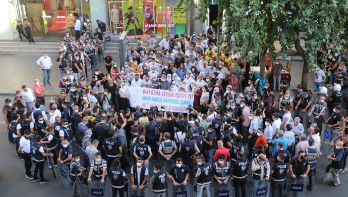Video Haber-Diyarbakır’dan barış çağrısı; ‘Savaş politikaları çözümsüzlüğü derinleştiriyor’
